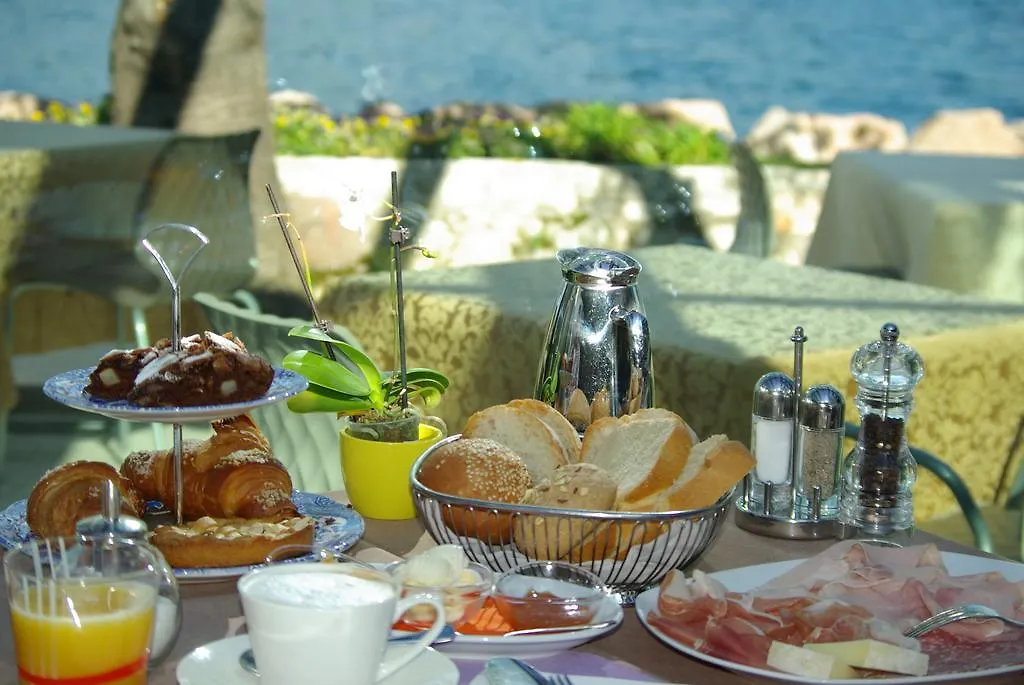 Hotel Locanda Fassa Brenzone sul Garda 3*,  Itálie
